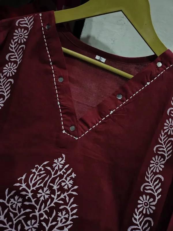 Maroon_Handblock_Cotton_Kurti_Pant_Set_With_Mirror_Sequin_Work