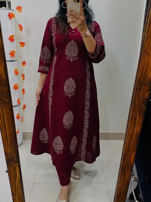 Maroon_Handblock_Cotton_Kurti_Pant_Set_With_Mirror_Sequin_Work