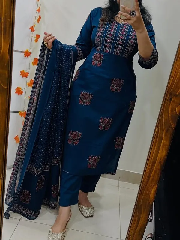 Designer_Mughal_Floral_Cotton_Kurta_Pant_Dupatta_Set_With_Mirror_Handwork_For_Women
