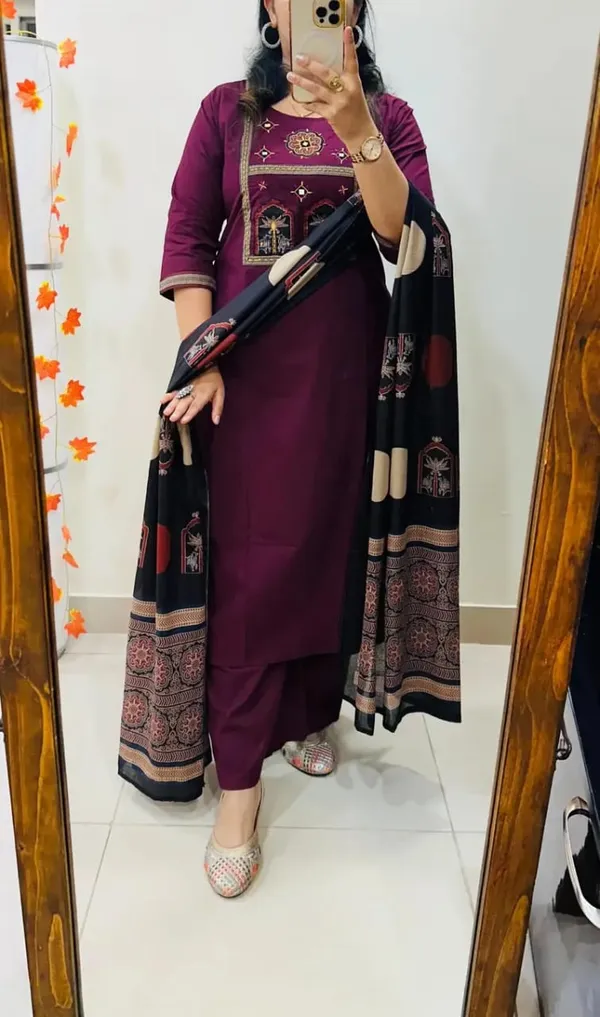 Royal_Dusk_Embroidered_Kurta_Set