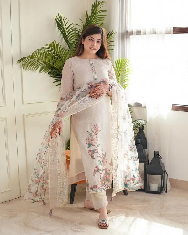White_Lily_Elegance_Designer_Kurti_Set