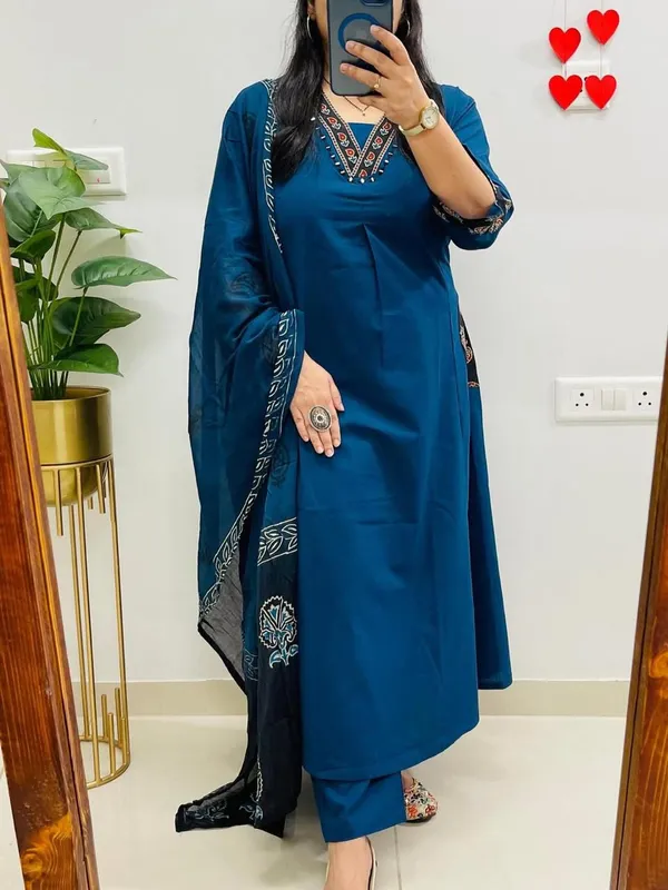 Nri_Blue_V_Neck_Handcrafted_Cotton_Kurti_Set_With_Dupatta