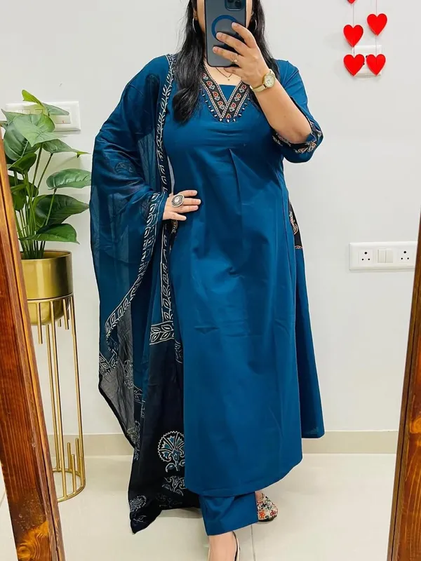 Nri_Blue_V_Neck_Handcrafted_Cotton_Kurti_Set_With_Dupatta