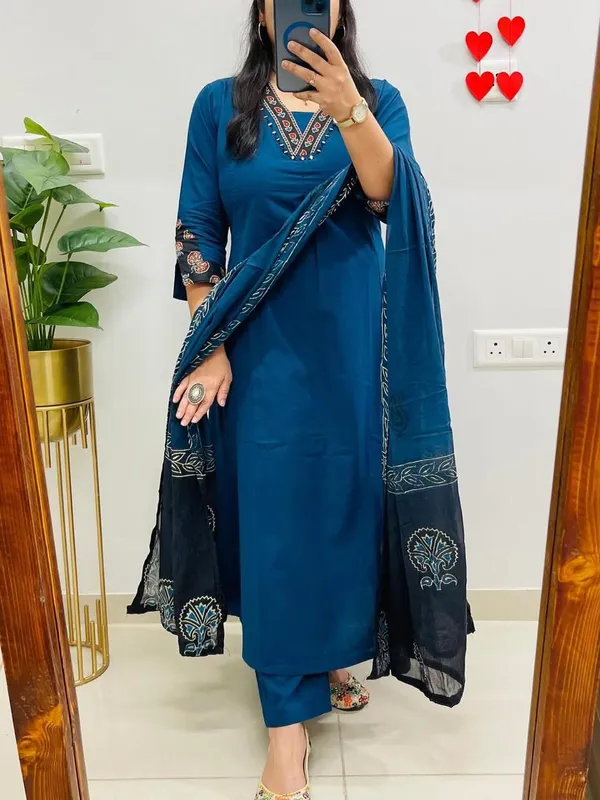 Nri_Blue_V_Neck_Handcrafted_Cotton_Kurti_Set_With_Dupatta