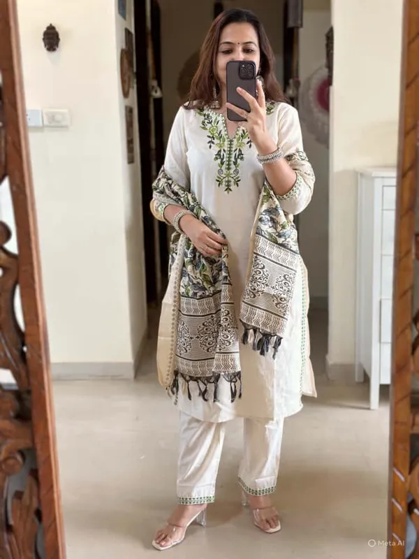 Ivory_Aura_Handloom_Embroidered_Cotton_Flex_Suit_Set
