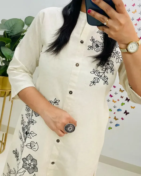 Pearl_White_Floral_Embroidered_Kurta_Set_With_Lace_Details