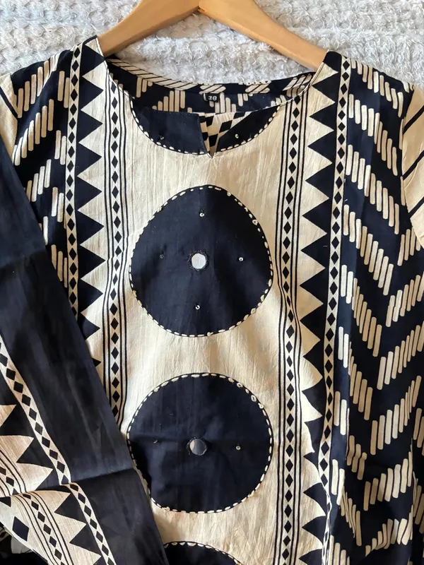 Ivory_Noir_Printed_Cotton_Kurti_Set