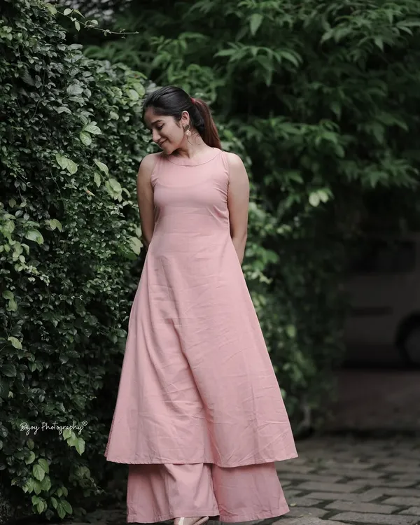 Rose_Aura_Pure_Cotton_Slub_Sleeveless_Kurta_Palazzo_Set