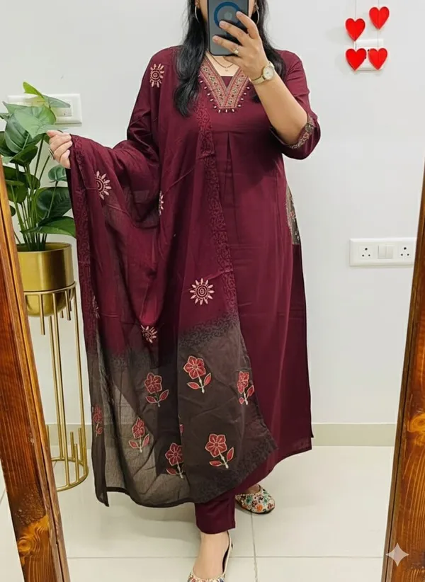 Nri_Maroon_V_Neck_Handcrafted_Cotton_Kurti_Set_With_Dupatta