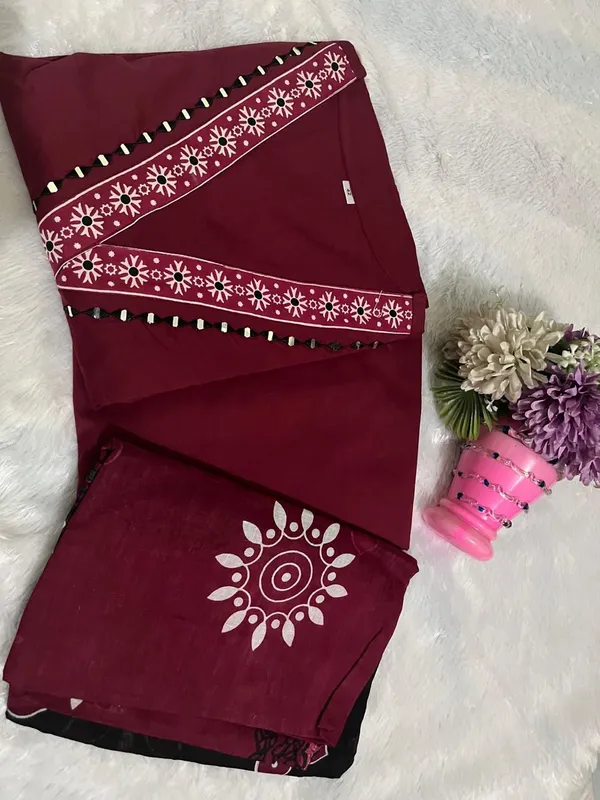 Nri_Maroon_V_Neck_Handcrafted_Cotton_Kurti_Set_With_Dupatta