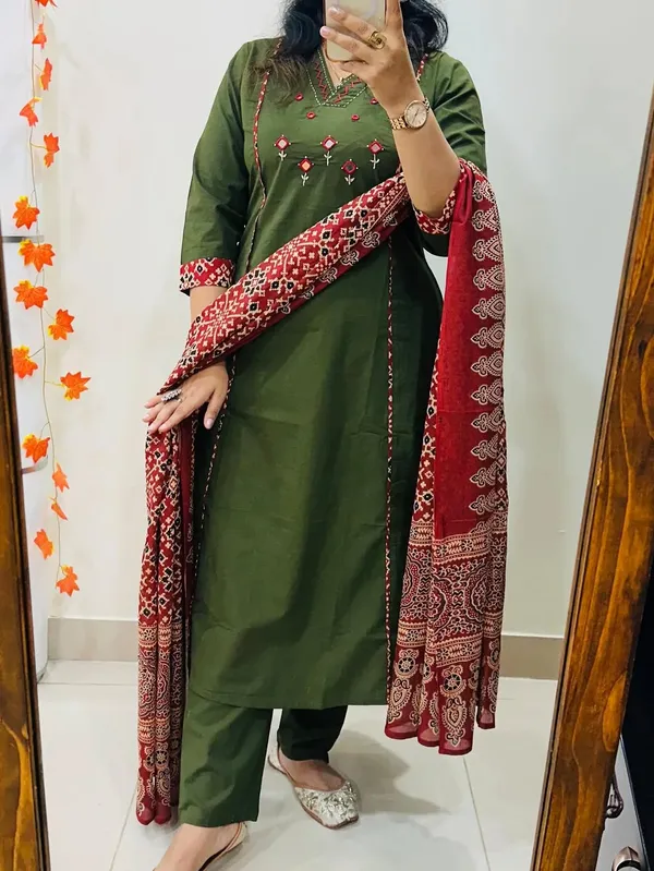 Olive_Green_Embroidered_Cotton_Kurta_Set_With_Floral_Print_Dupatta