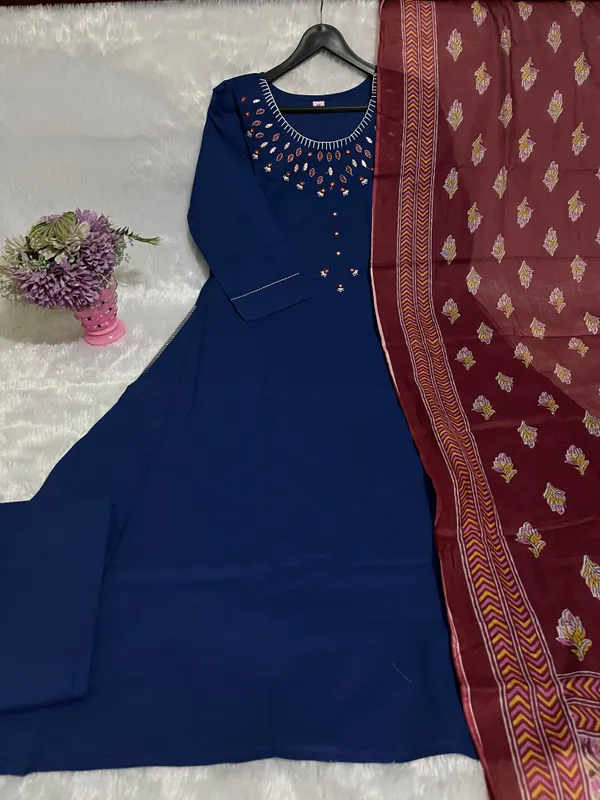 Nri_Blue_Embroidered_Cotton_Kurti_Set_With_Dupatta