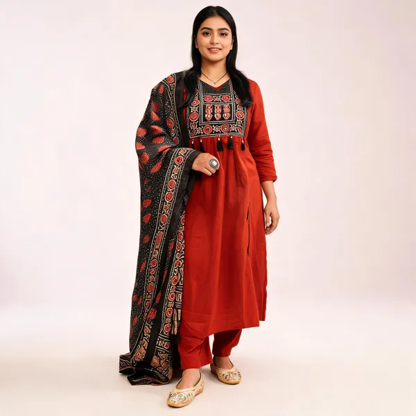 Aarohi_Cotton_Kurti_Pant_Set_With_Ajrakh_Print_Dupatta