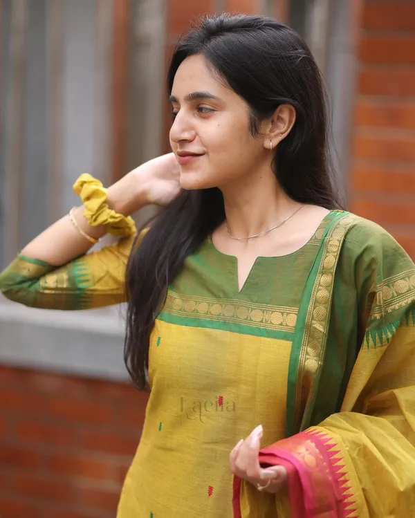 Varanika_Kanchi_Cotton_Zari_Woven_Suit_Set