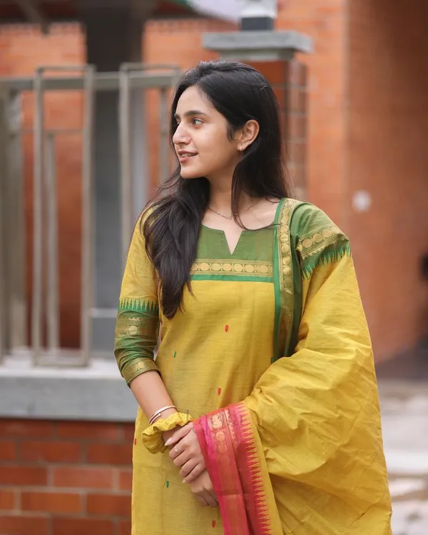 Varanika_Kanchi_Cotton_Zari_Woven_Suit_Set