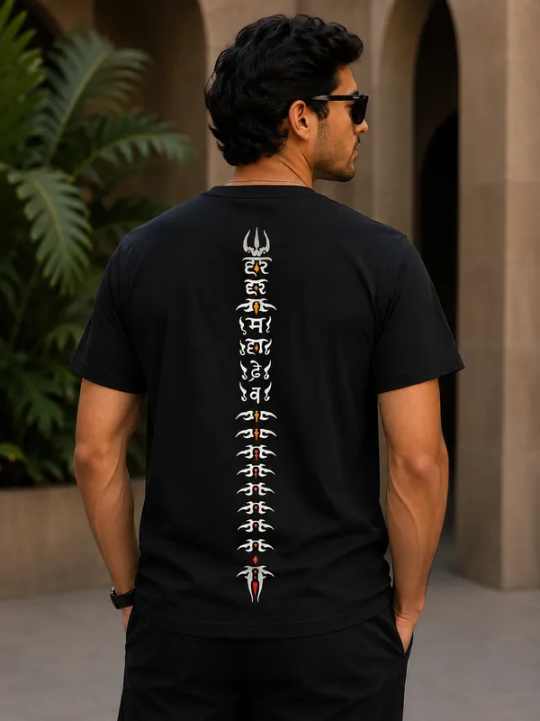 Black_Graphic_Digital_Print_T-Shirt_For_Men