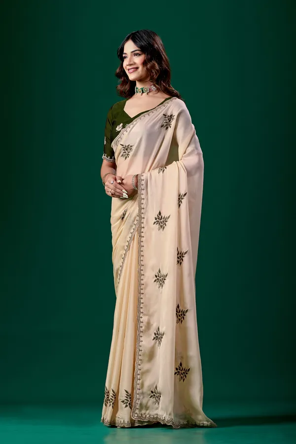 Cream_Floral_Print_Saree_With_Green_Blouse_for_Women