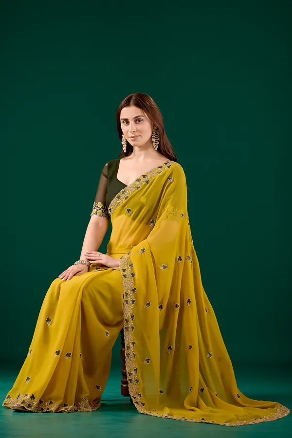 Yellow_Floral_Border_Saree_With_Blouse_For_Women