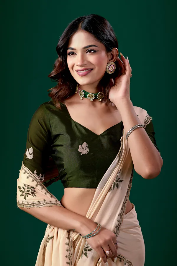 Cream_Floral_Print_Saree_With_Green_Blouse_for_Women
