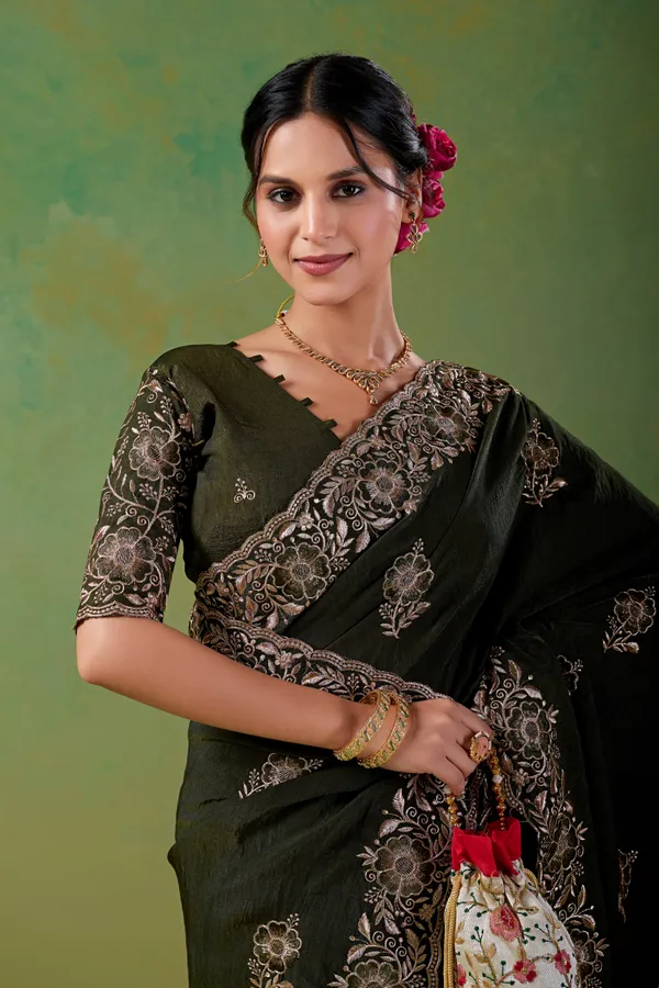 Black_Embroidered_Saree_For_Women