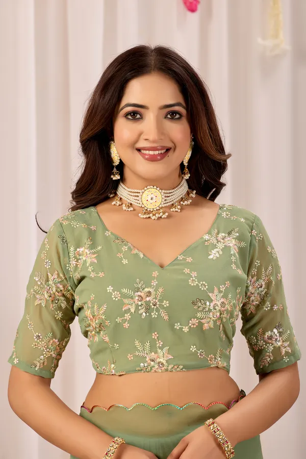 Green_Embroidered_Saree_With_Blouse_for_Women