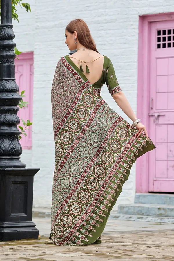 Green_Printed_Saree_For_Women
