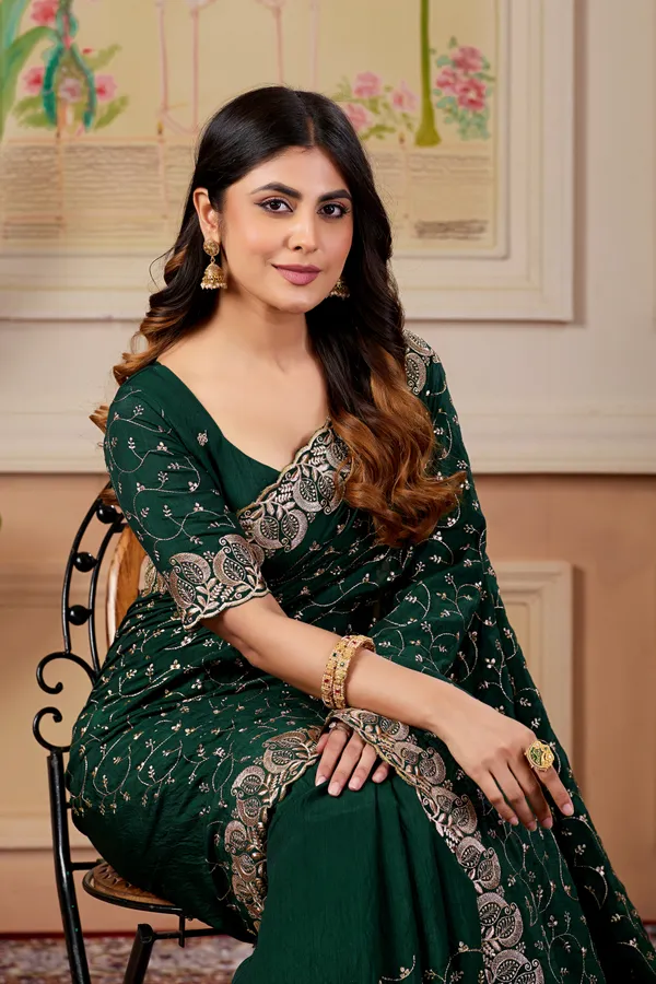 Green_Printed_Saree_With_Ornate_Border_for_Women