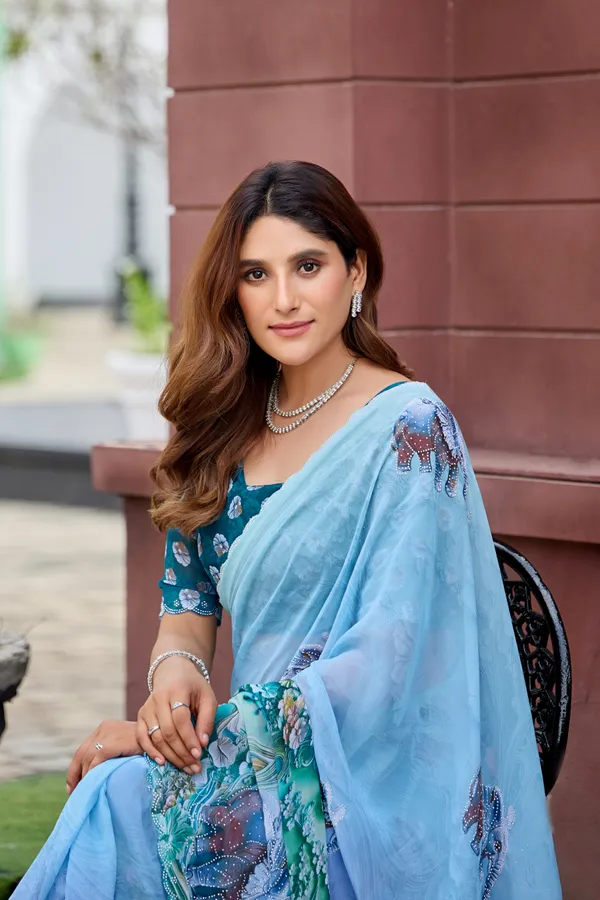 Blue_Floral_Print_Saree_With_Blouse_For_Women