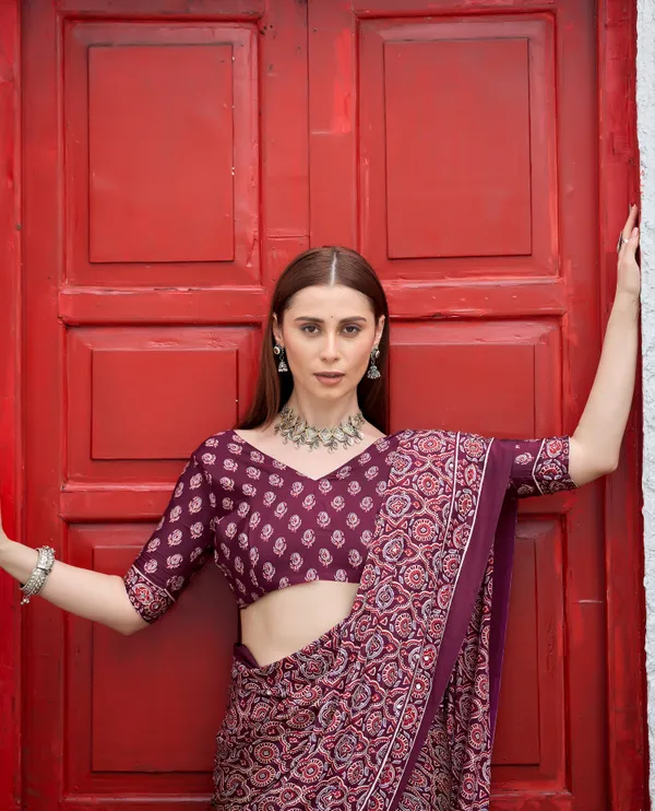 Maroon_Printed_Saree_Set_for_Women