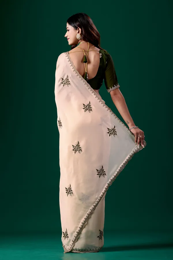 Cream_Floral_Print_Saree_With_Green_Blouse_for_Women