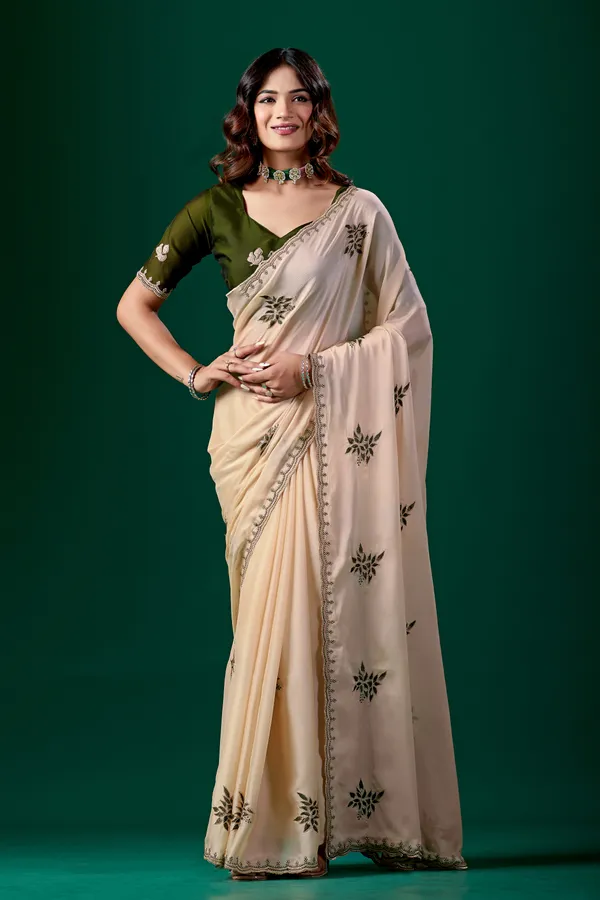 Cream_Floral_Print_Saree_With_Green_Blouse_for_Women