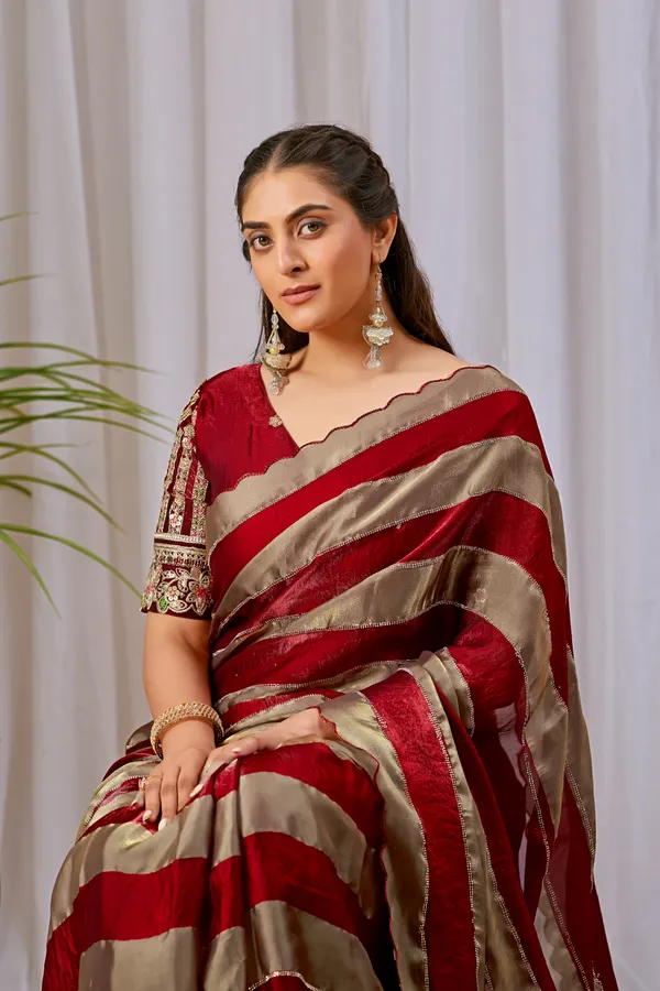 Red_Gold_Striped_Saree_For_Women