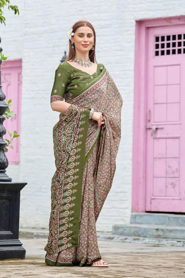 Green_Printed_Saree_For_Women