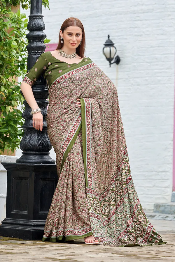 Green_Printed_Saree_For_Women
