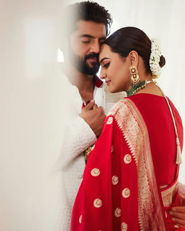Red_Jacquard_Premium_Saree_For_Women