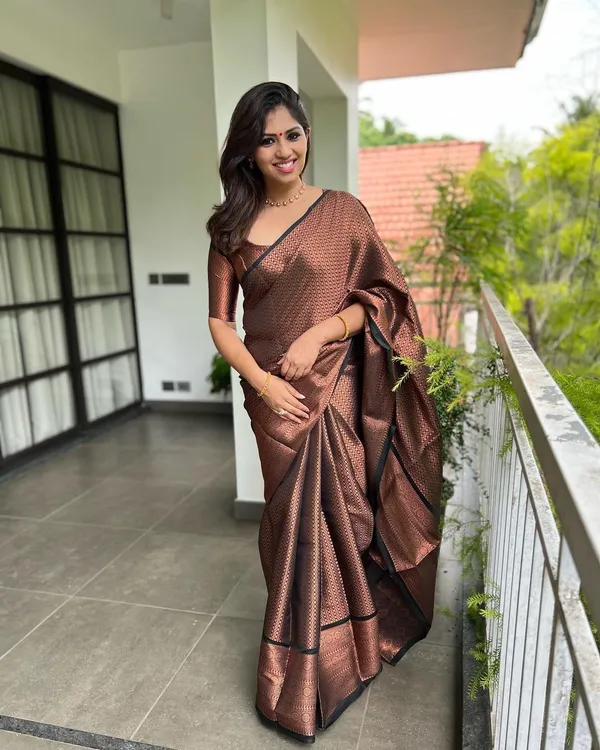 Brown_Jacquard_Premium_Saree_For_Women