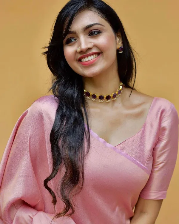 Pink_Jacquard_Premium_Saree_For_Women