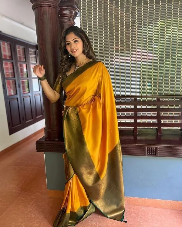 Orange_Jacquard_Premium_Saree_For_Women