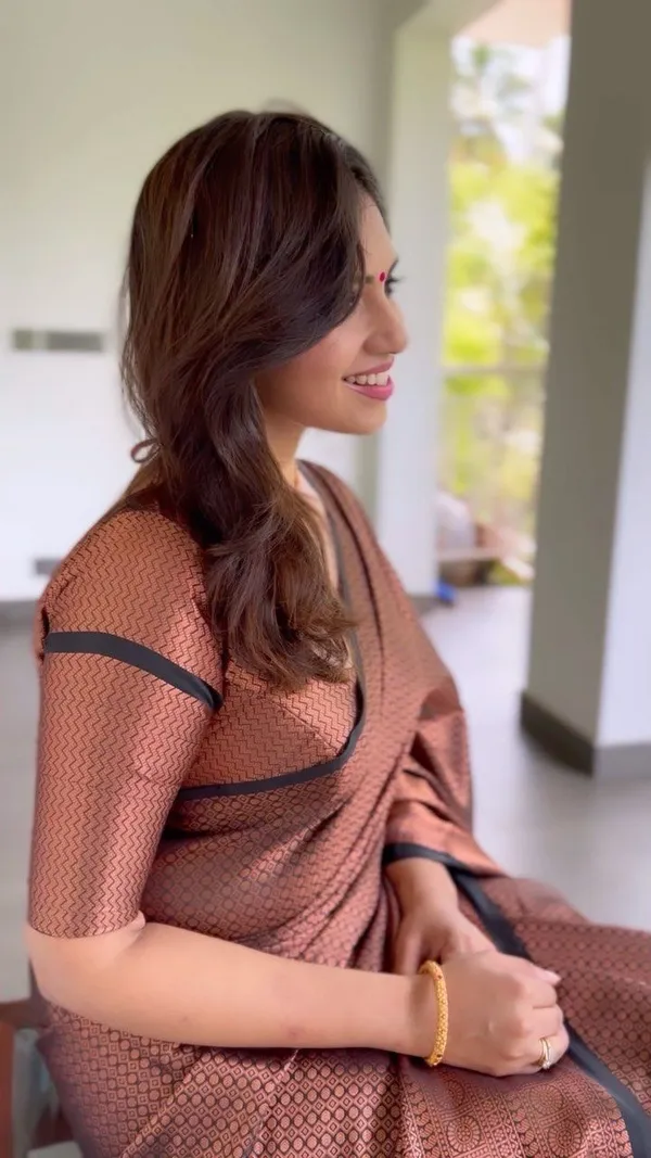 Brown_Jacquard_Premium_Saree_For_Women