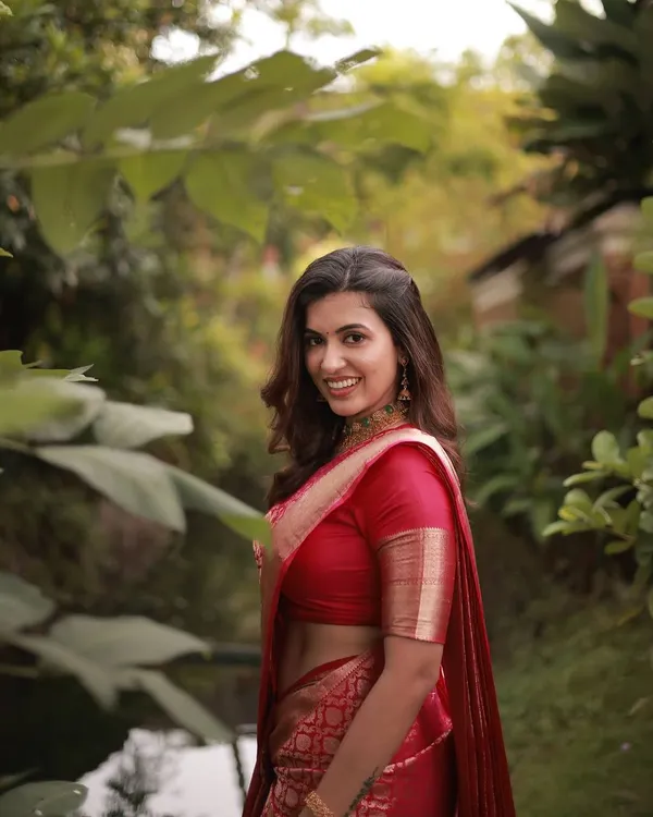Pink_Jacquard_Premium_Saree_For_Women