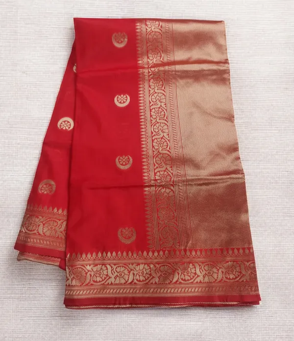 Red_Jacquard_Premium_Saree_For_Women