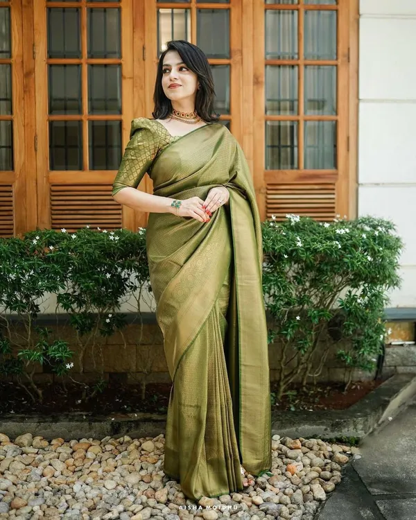 Olive_Green_Jacquard_Premium_Saree_For_Women