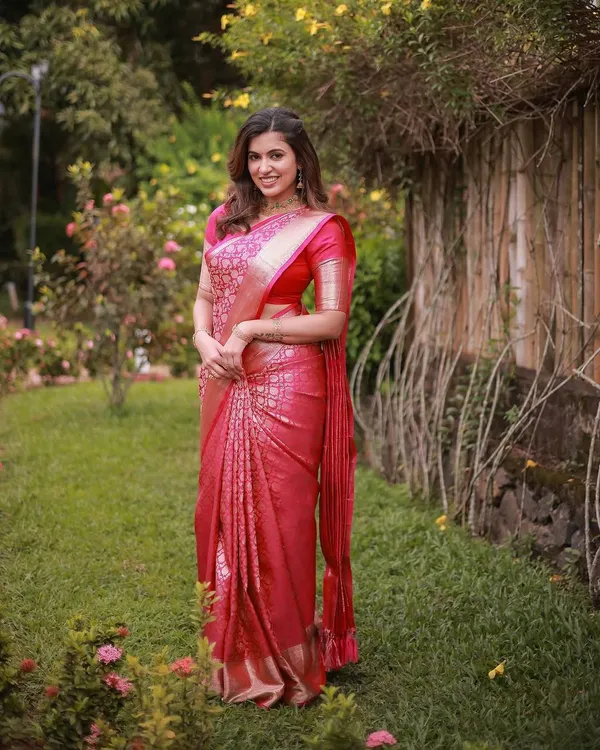 Pink_Jacquard_Premium_Saree_For_Women