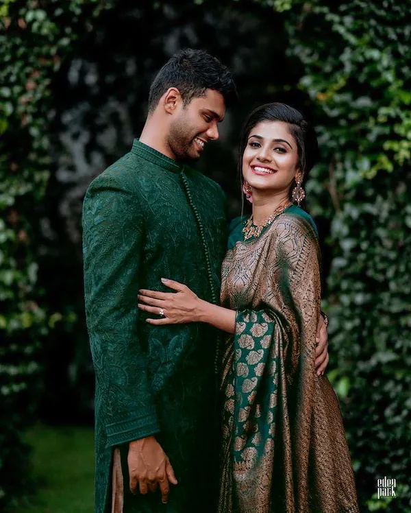 Deep_Green_And_Brown_Jacquard_Premium_Saree_For_Women