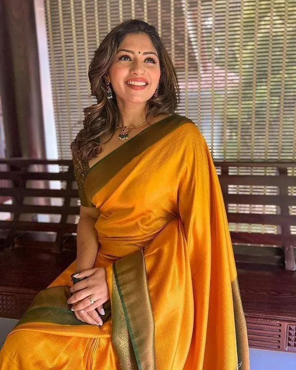 Orange_Jacquard_Premium_Saree_For_Women