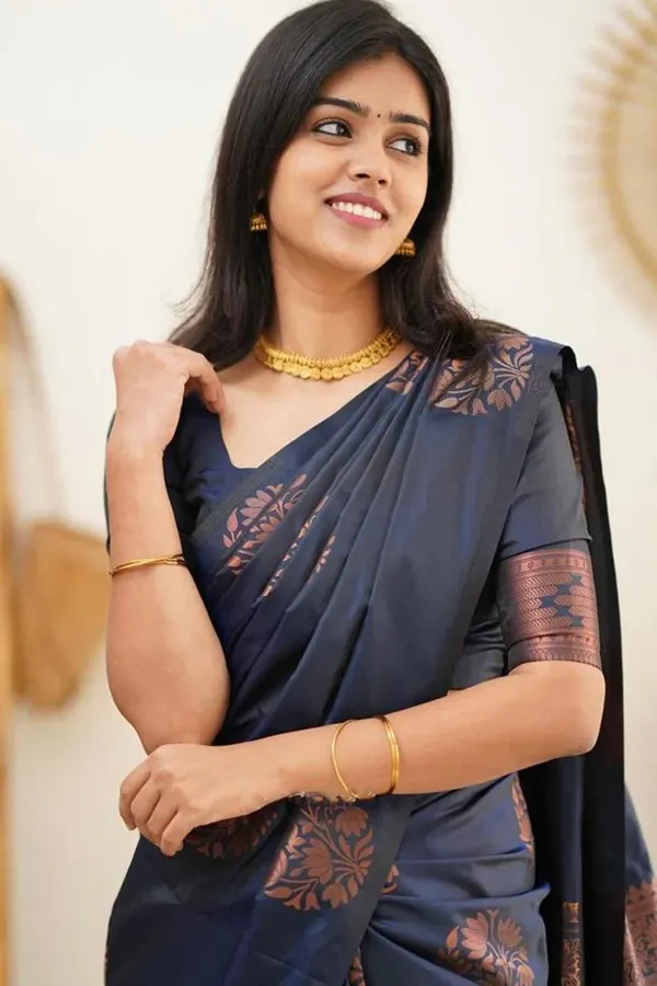 Navy_Blue_Jacquard_Premium_Saree_For_Women
