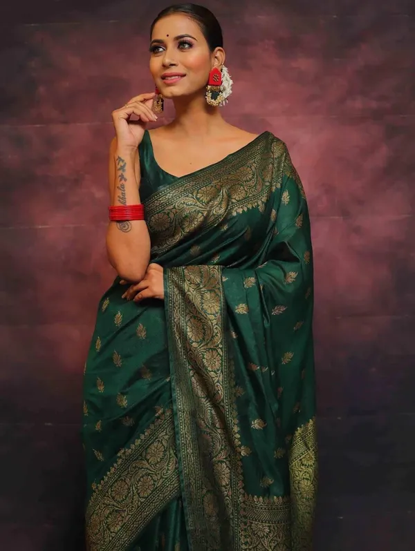 Green_Jacquard_Premium_Saree_For_Women