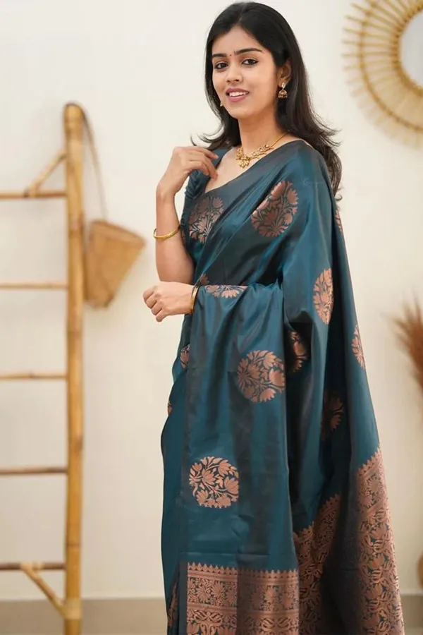 Teal_Jacquard_Premium_Saree_For_Women
