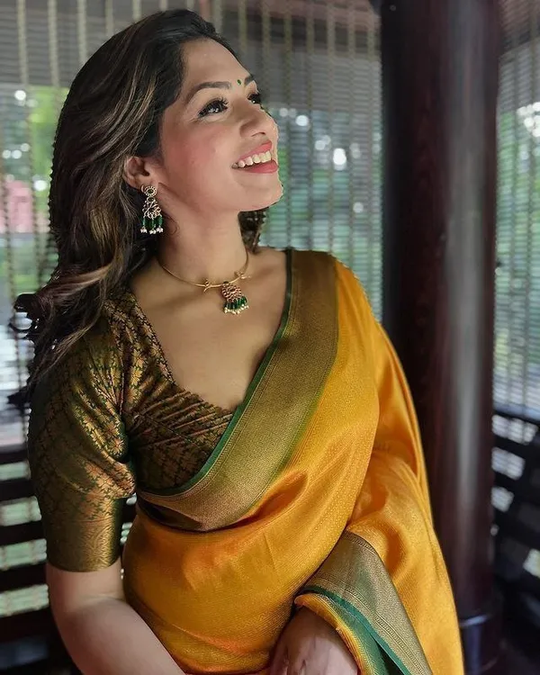 Orange_Jacquard_Premium_Saree_For_Women