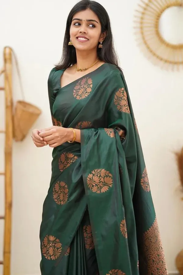 Green_Jacquard_Premium_Saree_For_Women